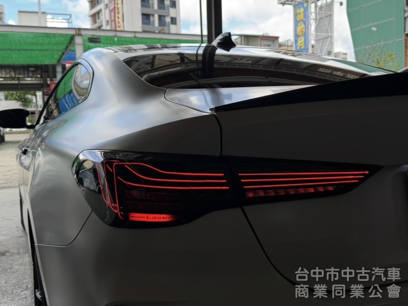 正22年出廠420I COUPE⭕全車消光白貼膜⭕小改款尾燈⭕原鈑件✅黃金眼大燈✅水晶排檔桿✅5AU輔助✅外觀空力套件✅