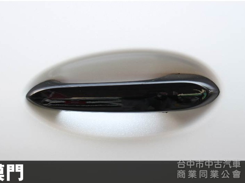 正22年出廠420I COUPE⭕全車消光白貼膜⭕小改款尾燈⭕原鈑件✅黃金眼大燈✅水晶排檔桿✅5AU輔助✅外觀空力套件✅