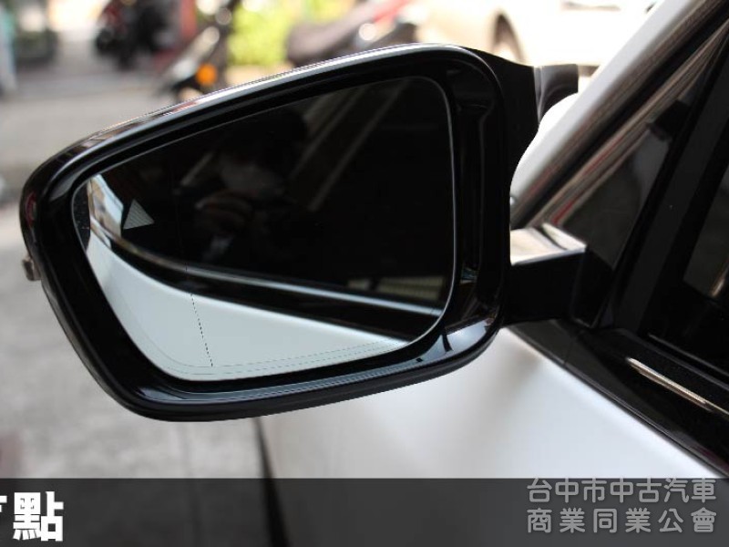 正22年出廠420I COUPE⭕全車消光白貼膜⭕小改款尾燈⭕原鈑件✅黃金眼大燈✅水晶排檔桿✅5AU輔助✅外觀空力套件✅