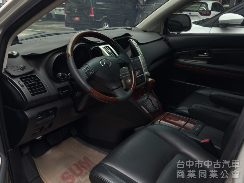 ⭕四輪驅動⭕車況保證好✅電動座椅✅360環景✅天窗 ✅定速✅無線carplay ✅電動天窗⭕安卓高階影音⭕測速防護罩