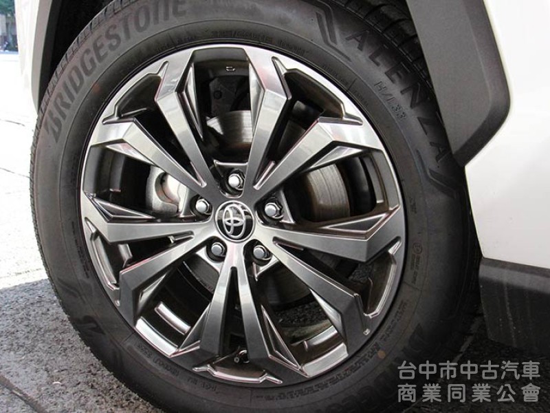✅正2024出廠⭕可全貸⭕現買省價差✅就是新車✅液晶儀表✅無線carplay ✅電動椅✅電子後視鏡含紀錄✅電尾門