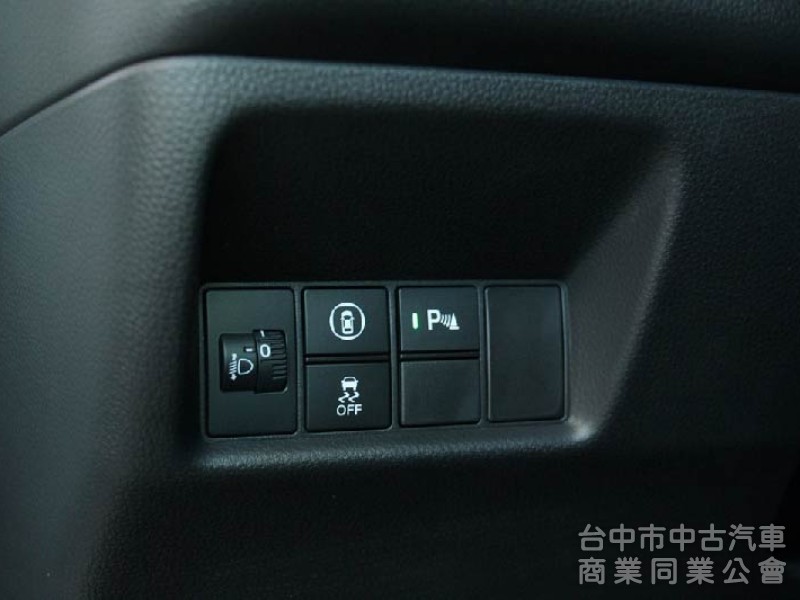 正2025出廠全台最低價⭕僅跑4000KM⭕全車原漆✅油電版✅實車實價刊登✅原廠保固中⭕摸門免鑰匙✅盲點偵測⭕新車利率
