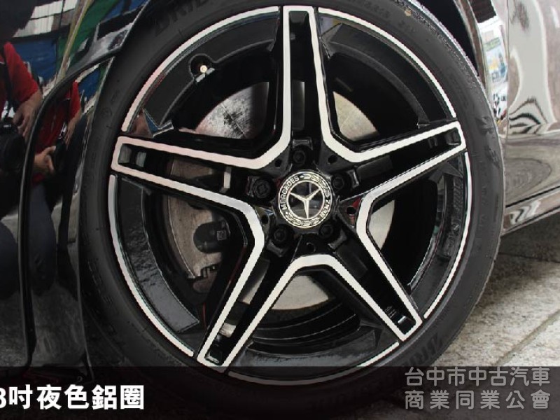 正22年出廠✅就要4MATIC四輪傳動✅正23P輔助✅雙10.25吋螢幕✅環景✅ACC跟車✅夜色✅全景天窗✅新車利率