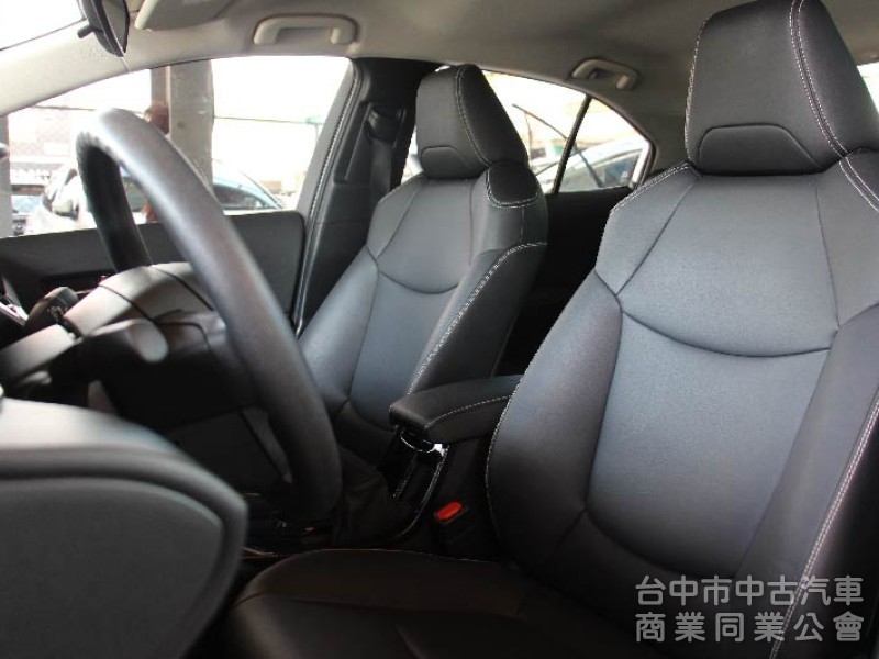⭕正24年出廠⭕油電豪華版✅CARPLAY✅倒車顯影✅盲點偵測✅全套免鑰匙✅全車原鈑件⭕全額貸⭕新車利率
