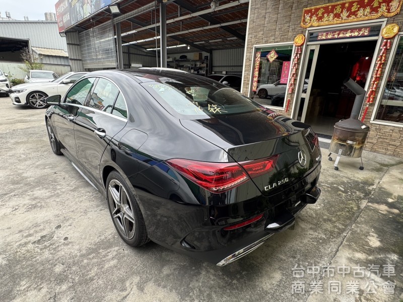 ⭕正23年出廠⭕4MATIC四輪傳動✅正23P輔助✅僅8000KM✅多光束頭燈✅雙電動記憶椅✅全景天窗⭕新車利率✅未領牌