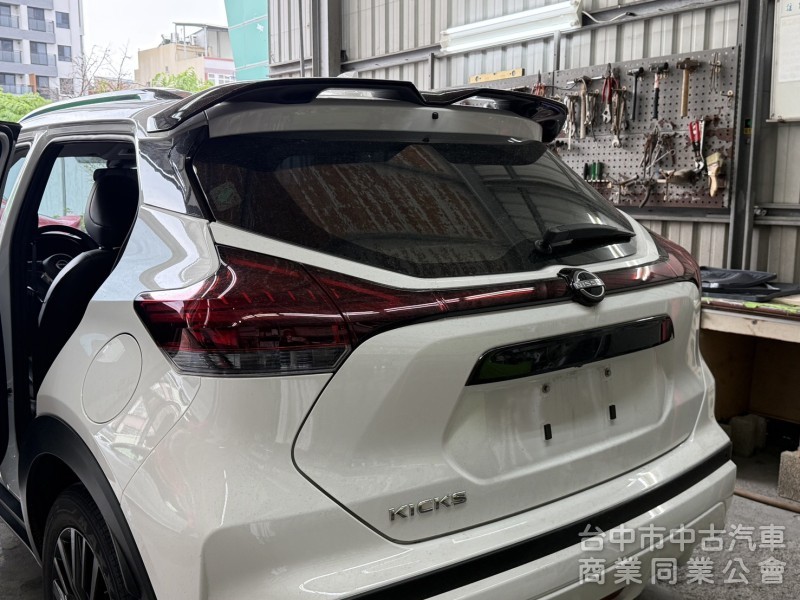 ⭕市場唯一⭕正25年出廠落地新車⭕樂咖特仕版 ✅全車黑化套件 ✅JBL音響✅360環景 ✅恆溫空調 ✅黑色尾翼⭕實車在店