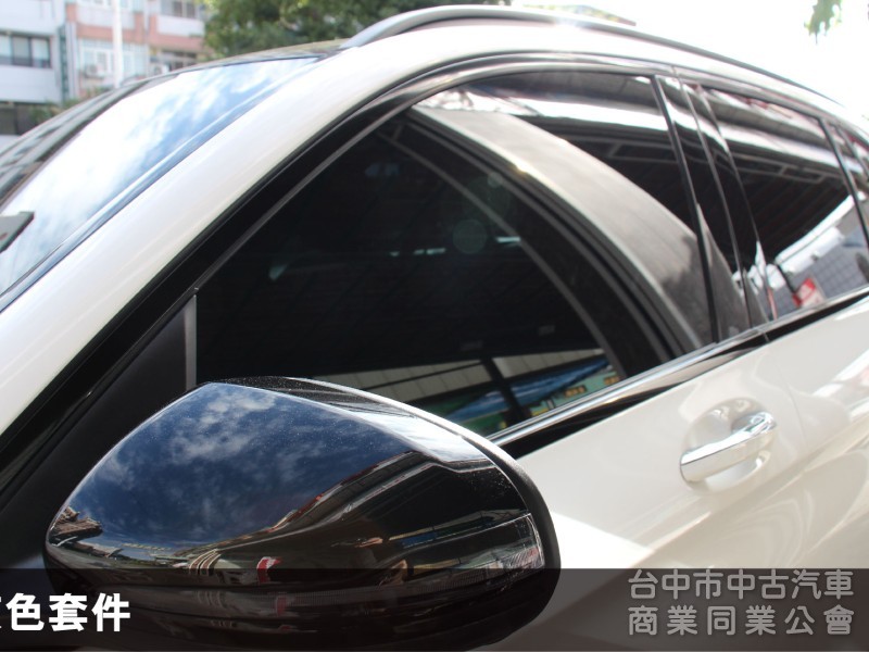 ⭕秒殺釋出⭕低里程精品⭕全車原漆⭕僅跑2.9萬公里✅ACC跟車✅20吋鋁圈✅360環景✅多光束頭燈✅夜色套件⭕可全額貸