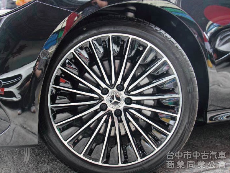 全網最低價保證實車實價⭕W214大改款 E350 四輪傳動✅P20輔助駕駛✅多光束頭燈 ✅全景天窗✅抬頭顯示器✅全新車