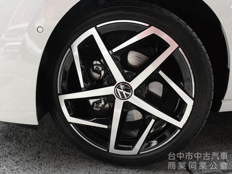 ⭕2024年出廠⭕僅跑9000KM⭕駕駛電動椅✅抬頭顯示器 ✅HK音響✅IQ DRIVE輔助✅盲點⭕實車在店⭕新車保固