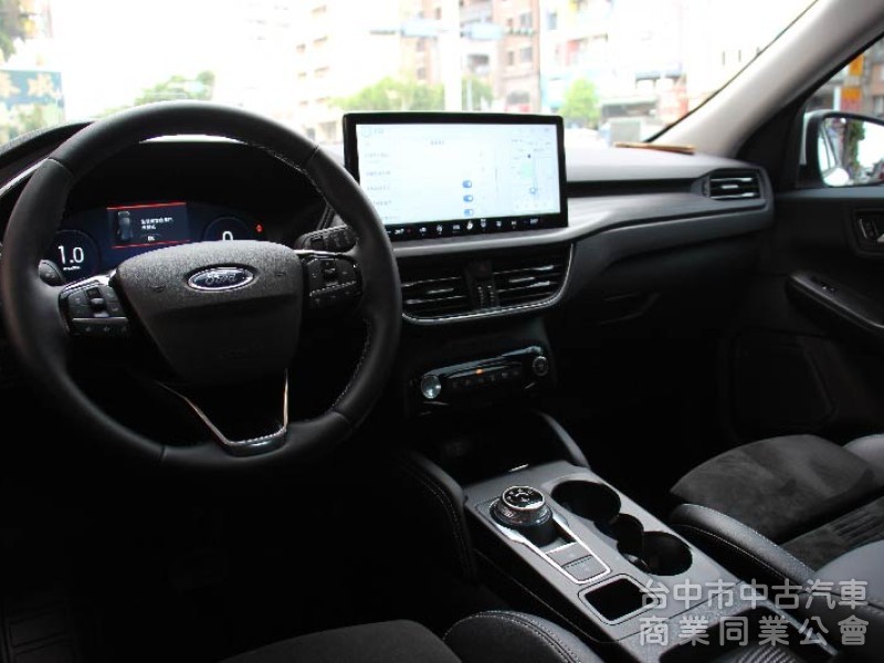 正25年⭕超低里程8000KM⭕根本新車⭕原鈑原漆✅ 360環景✅ B&o音響✅盲點✅電尾門✅無線充✅抬頭顯示⭕可全貸!