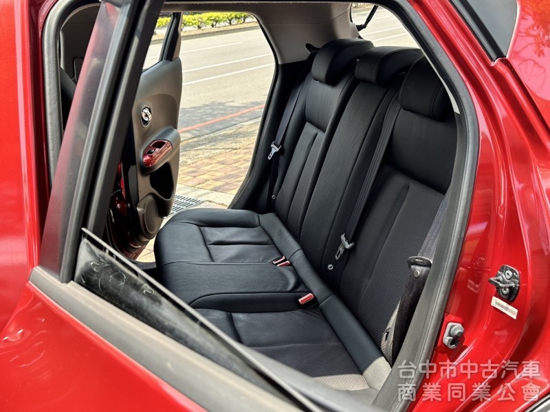 JUKE 1.6渦輪增壓 四輪傳動 旗艦版 紅搭黑紅內裝   CUV中的極品車款 原鈑件 低里程僅跑7.2萬 