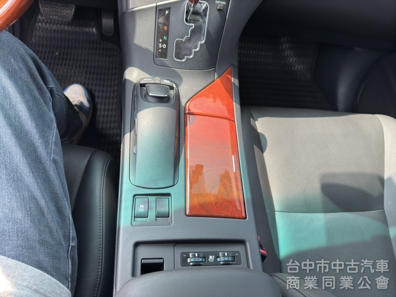 Lexus RX450h頂級版 黑配黑 全景天窗 免鑰匙 通風座椅 資料完整齊全 內裝美 車庫車 可貸款 可全額貸款 