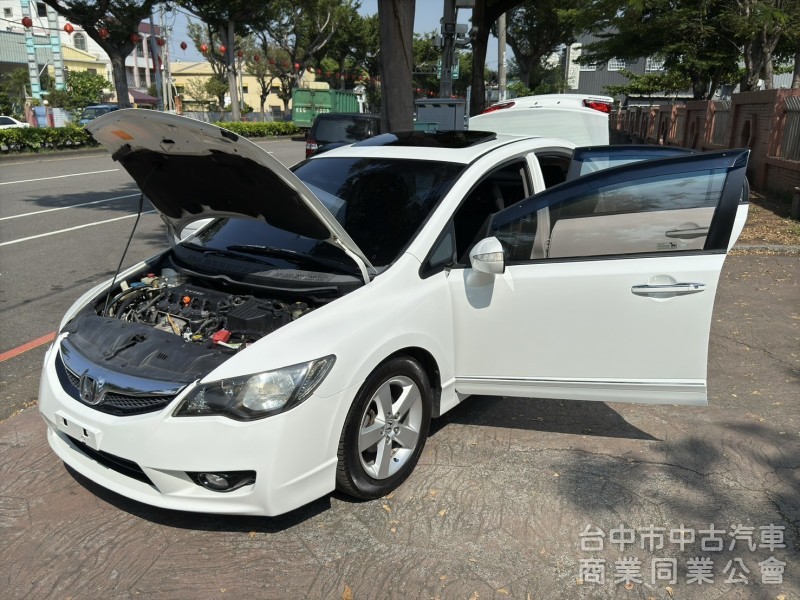 本田頂級K12小改款civic1.8 VTi-S 白車身搭黑內裝 全原廠無改裝 原鈑件 里程保證 已認證 無菸車