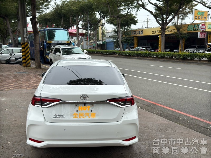 Toyota Altis(NEW) 1.8豪華+版  低里程 正一手 原鈑件 里程當然保證 免鑰匙啟動 ACC跟車 