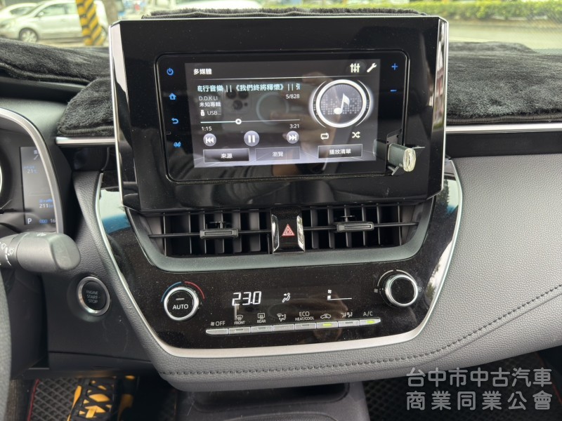 Toyota Altis(NEW) 1.8豪華+版  低里程 正一手 原鈑件 里程當然保證 免鑰匙啟動 ACC跟車 