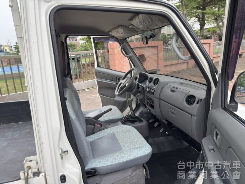 ERYCA 1.3 手排 框式 入檔 檔檔順暢 底盤安靜無異音 一手車 內裝乾淨 車況很健康