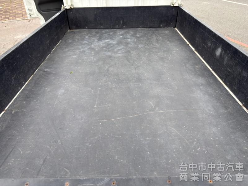 ERYCA 1.3 手排 框式 入檔 檔檔順暢 底盤安靜無異音 一手車 內裝乾淨 車況很健康