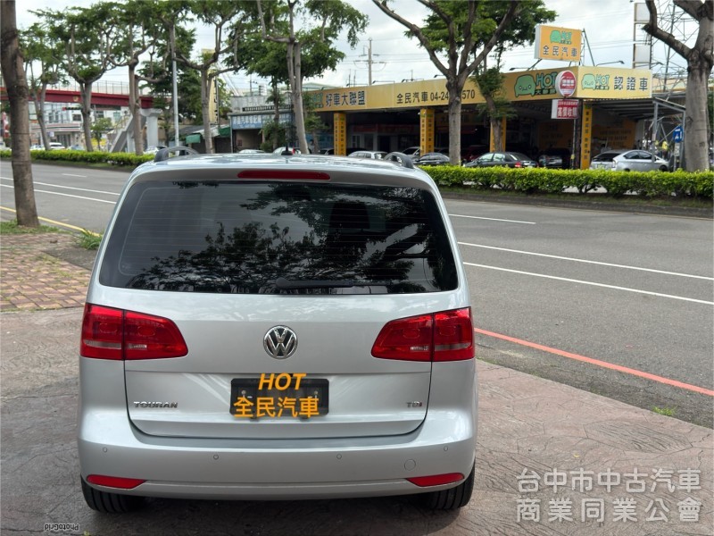 七人座 鈑件 內裝美 按時保養 底盤無異音 可配合任何專業檢查與鑑定 可全額貸款