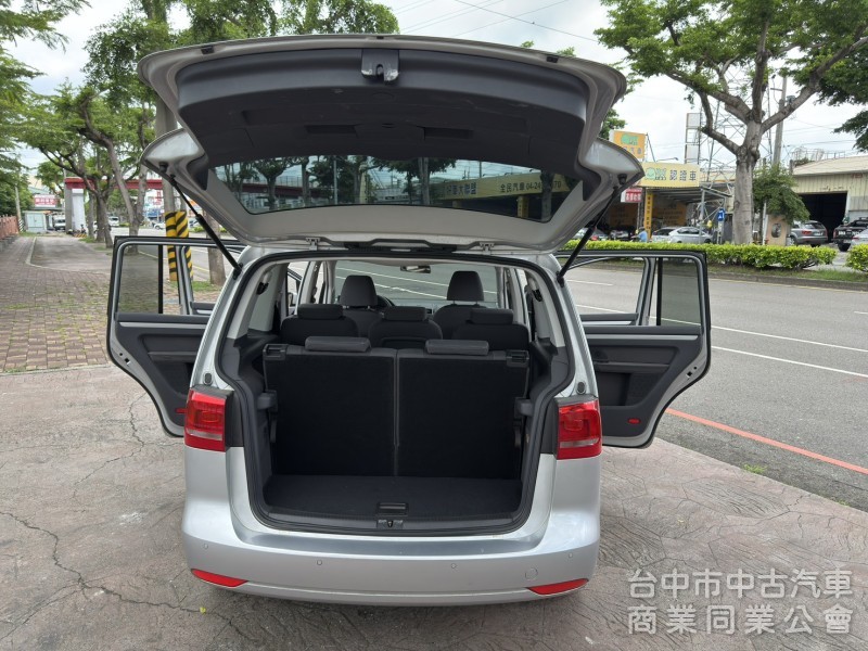 七人座 鈑件 內裝美 按時保養 底盤無異音 可配合任何專業檢查與鑑定 可全額貸款