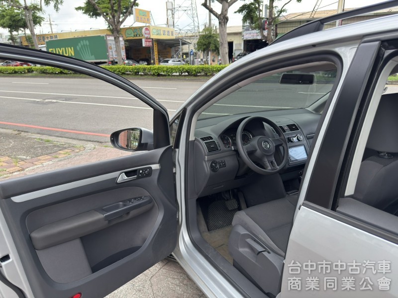 七人座 鈑件 內裝美 按時保養 底盤無異音 可配合任何專業檢查與鑑定 可全額貸款