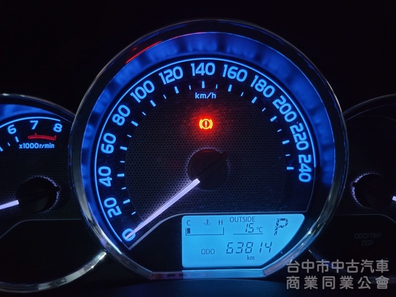 2015 年 豐田 altis x版 紅色 豪華版，實跑6萬公里，全車原廠x版空力套件，恆溫，定速，全額低率貸款。