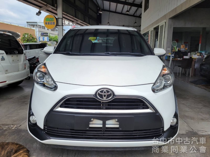 2017年 SIENTA 1500CC 白色 全車原漆原鈑件，一手車，可認證，可全額貸款。