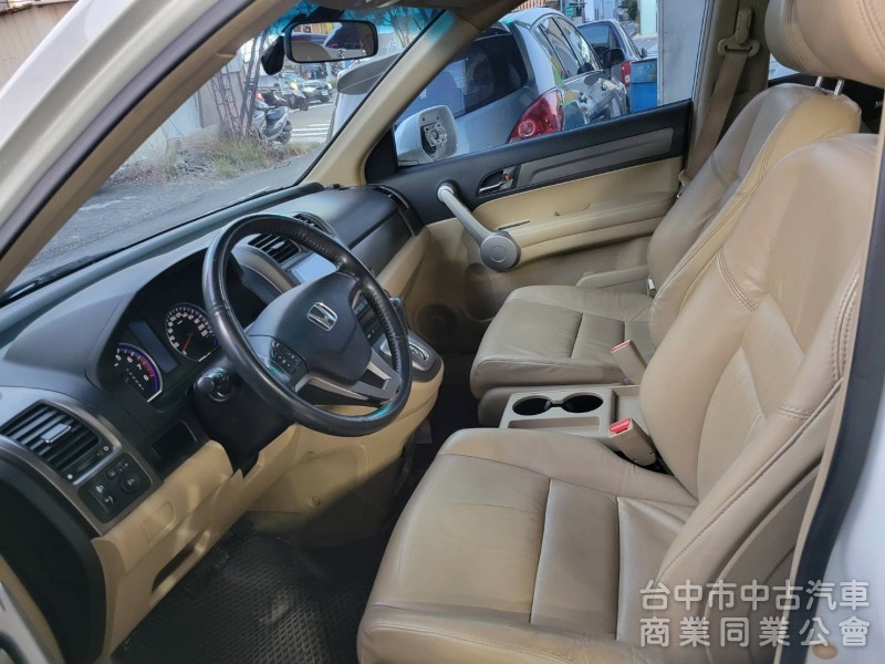 2007年 Crv 2000cc 天窗，恆溫，安卓機，倒車顯影，內裝乾淨，引擎腳更換好，可認證，可全額低率貸款。