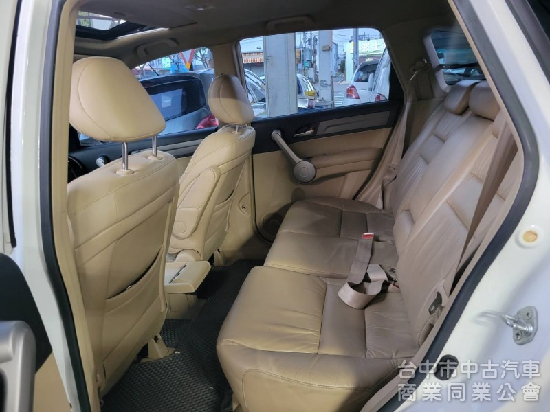 2007年 Crv 2000cc 天窗，恆溫，安卓機，倒車顯影，內裝乾淨，引擎腳更換好，可認證，可全額低率貸款。