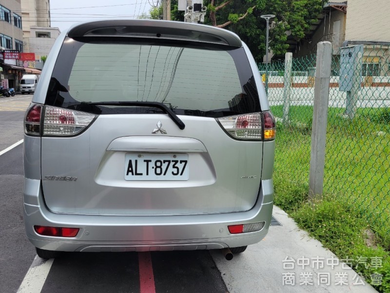 2014年 Zinger 2.4L 里程17萬，內裝乾淨，引擎健康，底盤無生鏽，載貨載人好幫手，0元交車。