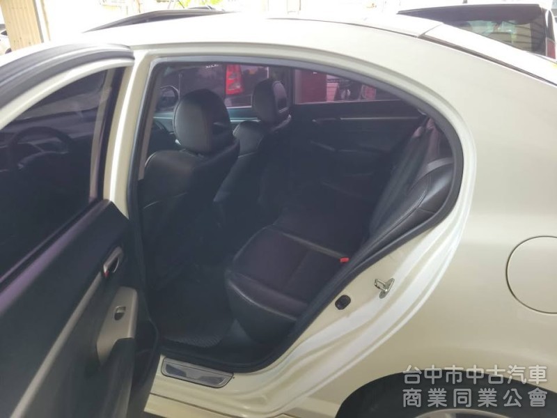 2010年 喜美8代 K12 小改款 1.8L 天窗，恆溫，快撥，RR包，引擎周邊跟底盤都整理好，回去不用在花錢