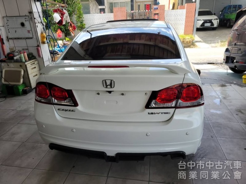 2010年 喜美8代 K12 小改款 1.8L 天窗，恆溫，快撥，RR包，引擎周邊跟底盤都整理好，回去不用在花錢