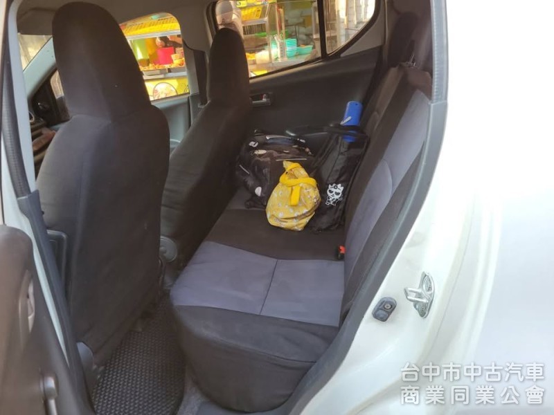 2014 年 Alto 鈴木 奧托 1.0l 日本進口小車， 五門掀背小車，一年稅金只要8640，實車實價。