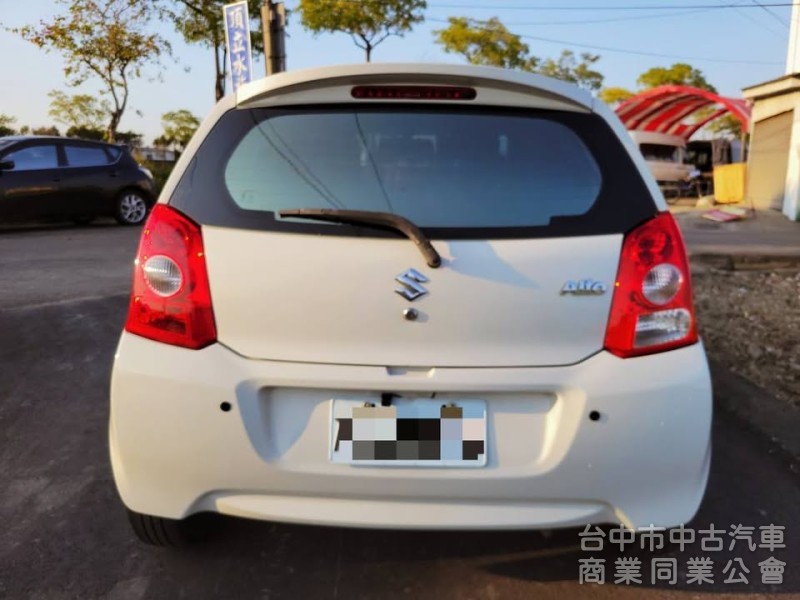 2014 年 Alto 鈴木 奧托 1.0l 日本進口小車， 五門掀背小車，一年稅金只要8640，實車實價。