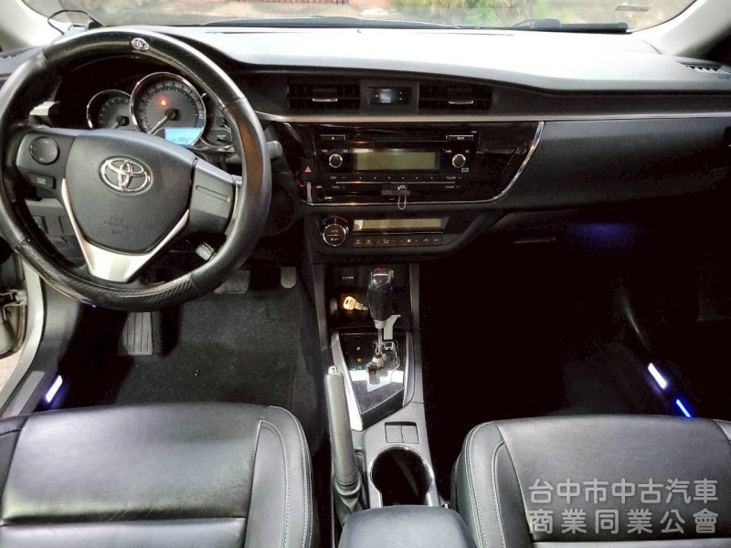 2014 年 Altis 1.8cc 恆溫，定速，原鈑件，無抽菸，可貸款