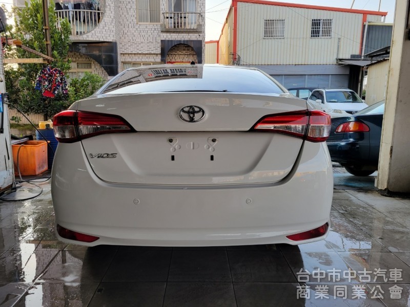 2020 年 Vios 1.5cc 原鈑件，led日型燈，雙安，abs，倒車顯影，省油省稅又耐操。
