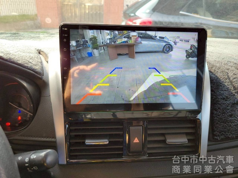 2015 年 豐田 Yaris 皮椅， 原鈑件，安卓機，倒車顯影，實車實價。