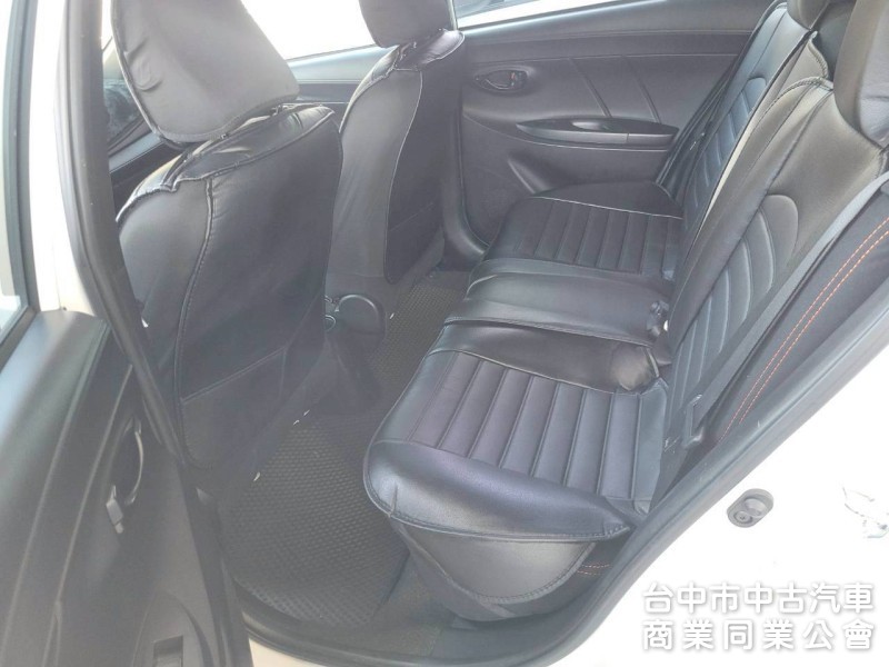 2015 年 豐田 Yaris 皮椅， 原鈑件，安卓機，倒車顯影，實車實價。