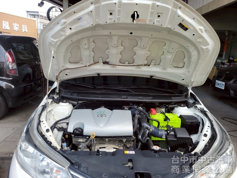 2020 年 yaris 鋁圈，皮椅，原鈑件，最後一代小鴨，省油省稅又好看。
