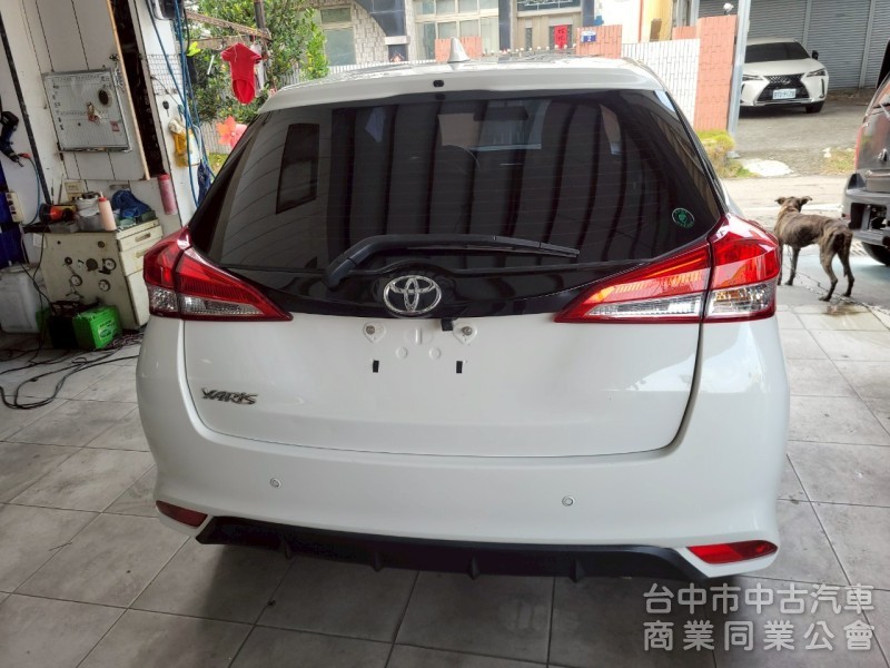 2020 年 yaris 鋁圈，皮椅，原鈑件，最後一代小鴨，省油省稅又好看。