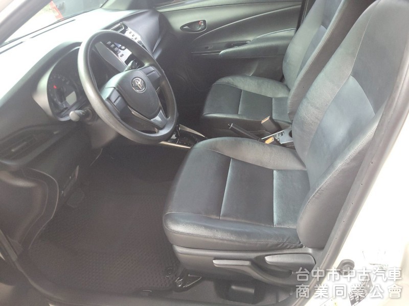 2020 年 yaris 鋁圈，皮椅，原鈑件，最後一代小鴨，省油省稅又好看。