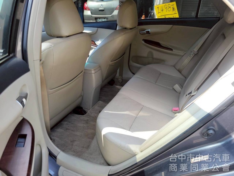 2010 年 10.5代 altis 小改款，恆溫，定速，七速變速箱，車內乾淨無抽菸。