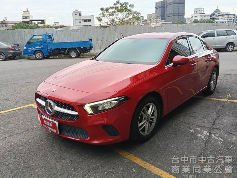 2019 A180 4門