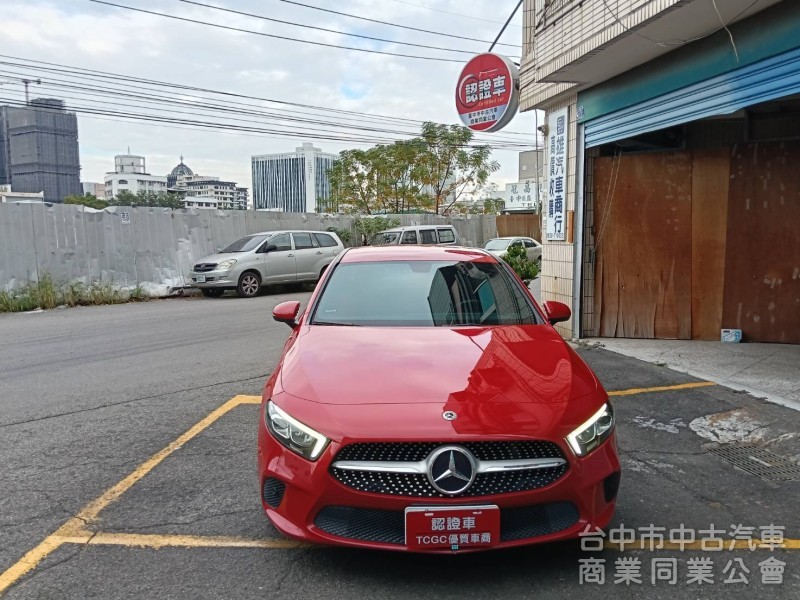 2019 A180 4門