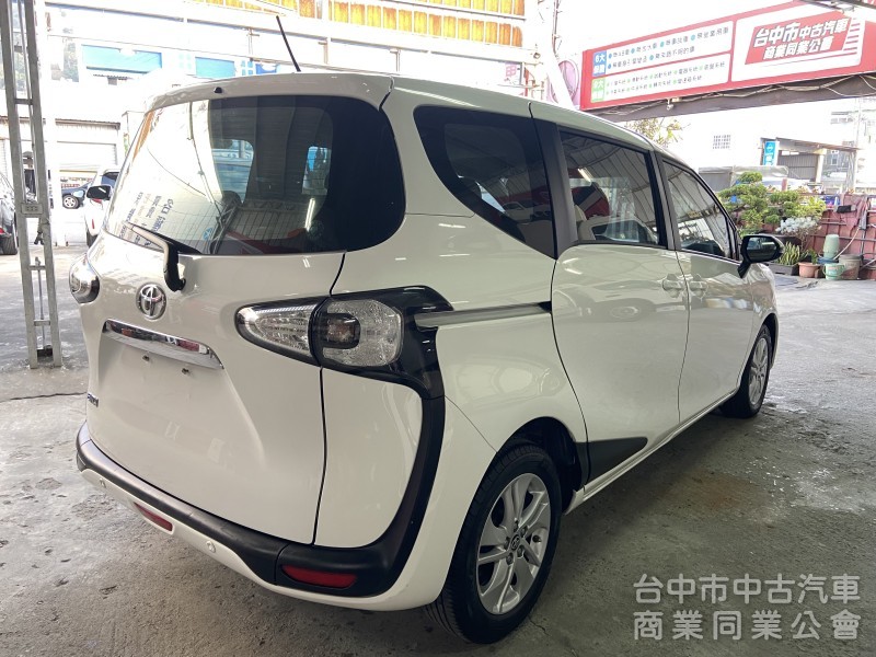 TOYOTA  SIENTA 1.8L