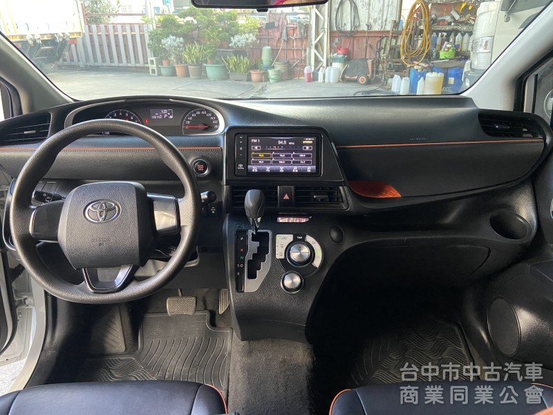 TOYOTA  SIENTA 1.8L