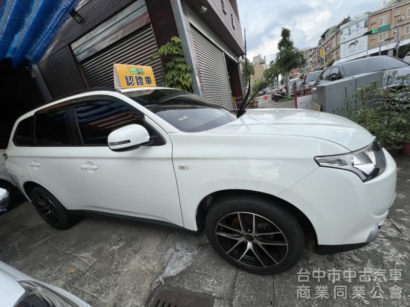 2016年 三菱 Outlander 經典版 2.4
