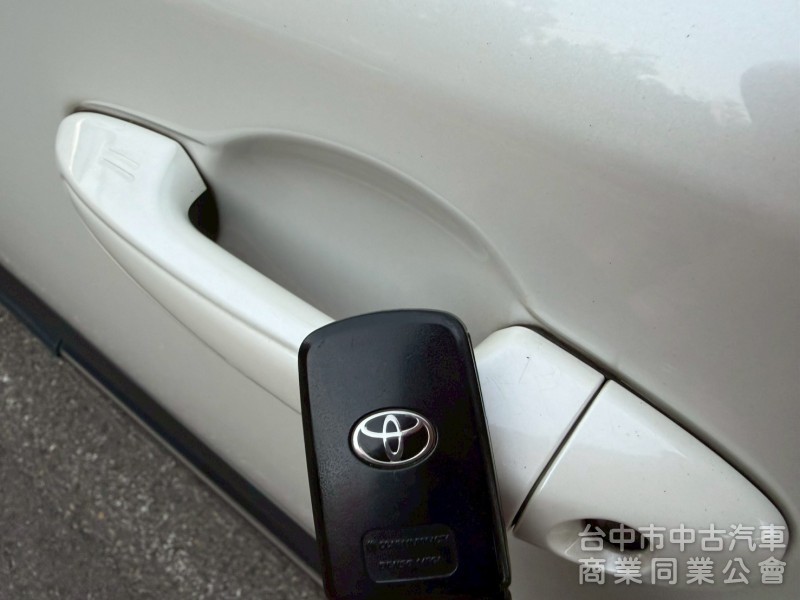 TOYOTA RAV4 /尊爵版