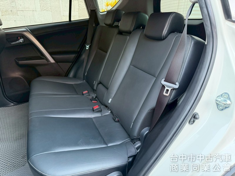 TOYOTA RAV4 /尊爵版