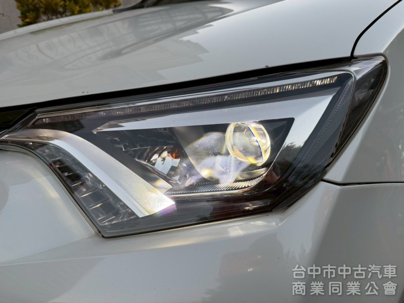 TOYOTA RAV4 /尊爵版