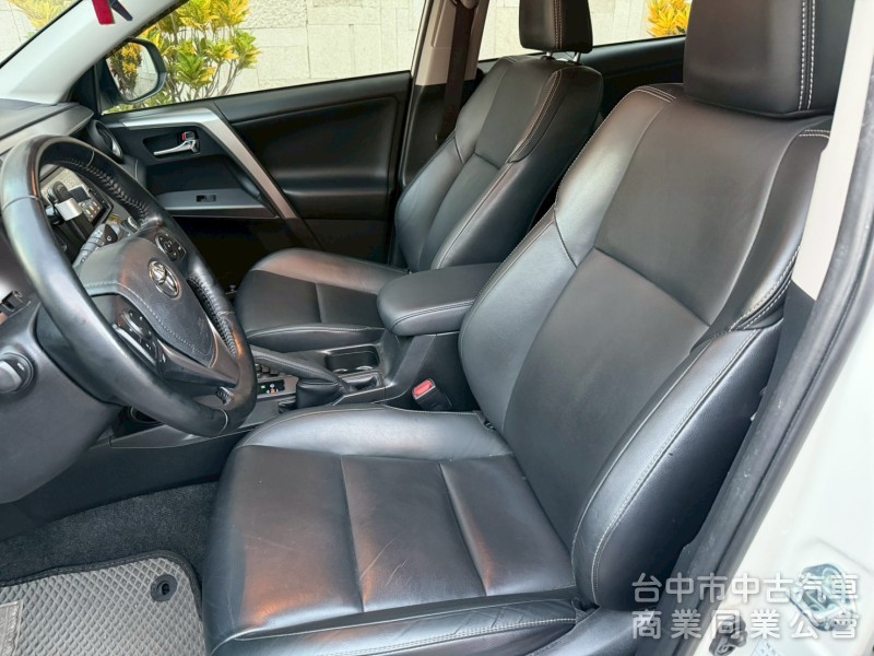 TOYOTA RAV4 /尊爵版